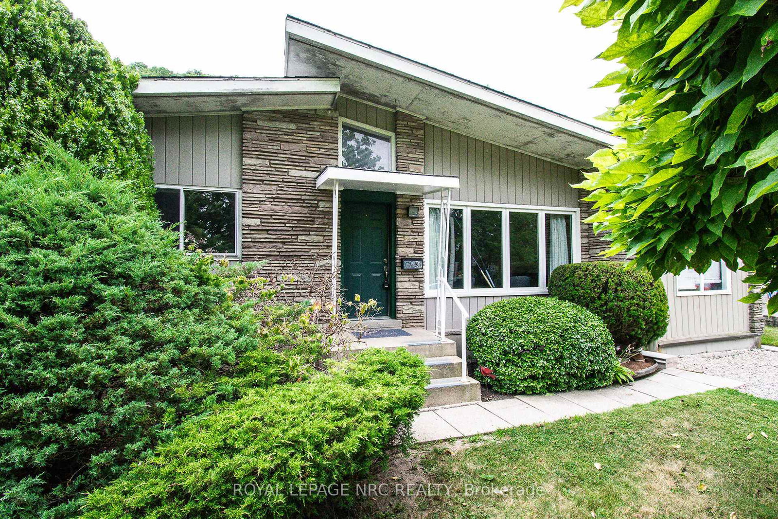 128-woodside-drive-st-catharines-ontario-x12299495