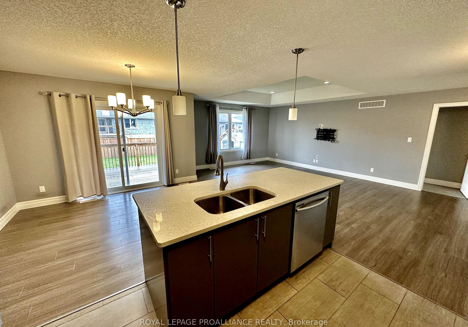 12-liberty-crescent-quinte-west-ontario-x12299693