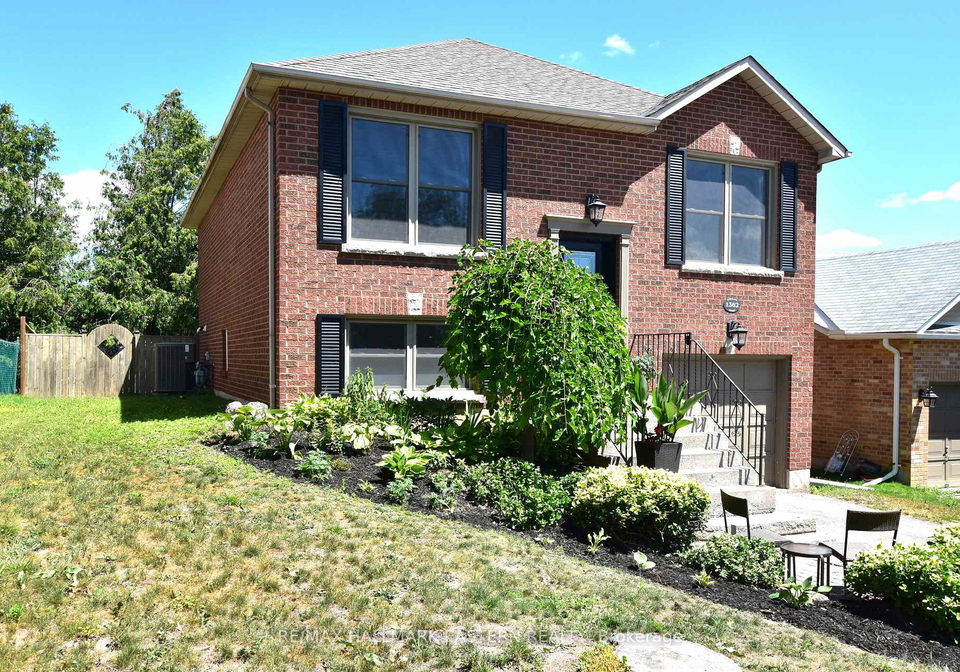1362-bobolink-court-peterborough-west-ontario-x12299700
