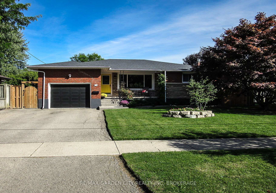 124-gadsby-avenue-welland-ontario-x12299743