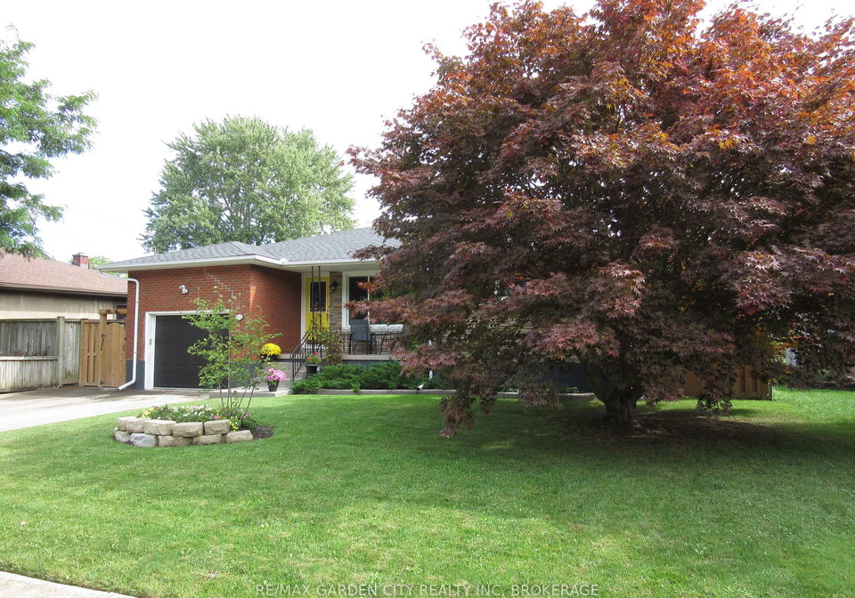 124-gadsby-avenue-welland-ontario-x12299743