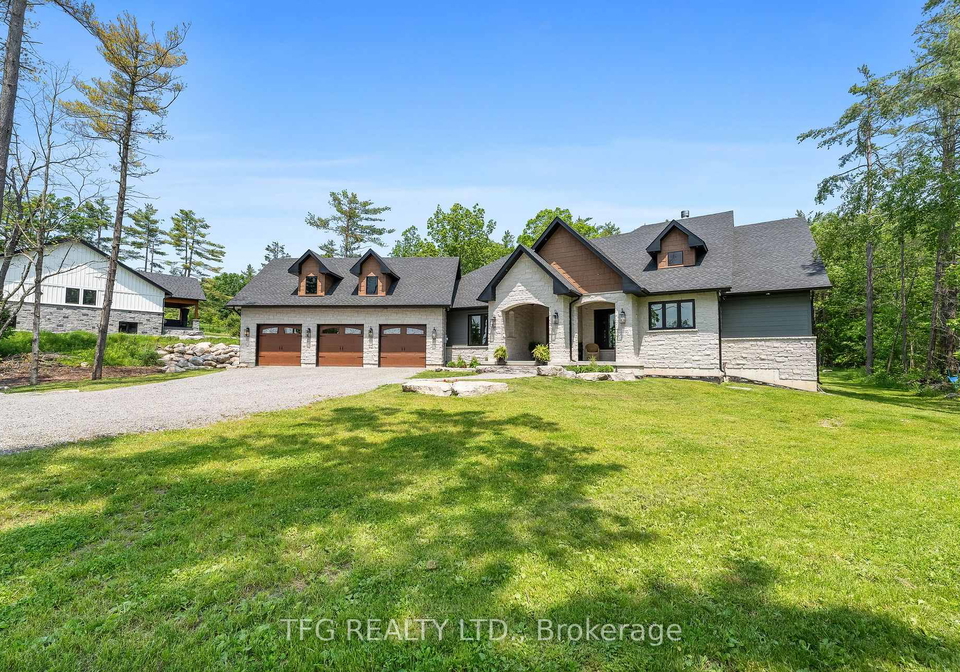 55-fire-route-70-route-trent-lakes-ontario-x12299907