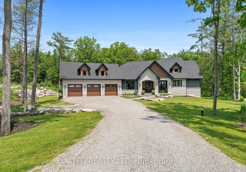 55-fire-route-70-route-trent-lakes-ontario-x12299907
