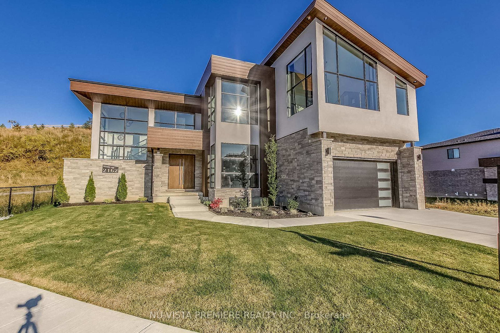 2162-ironwood-road-london-south-ontario-x12300050