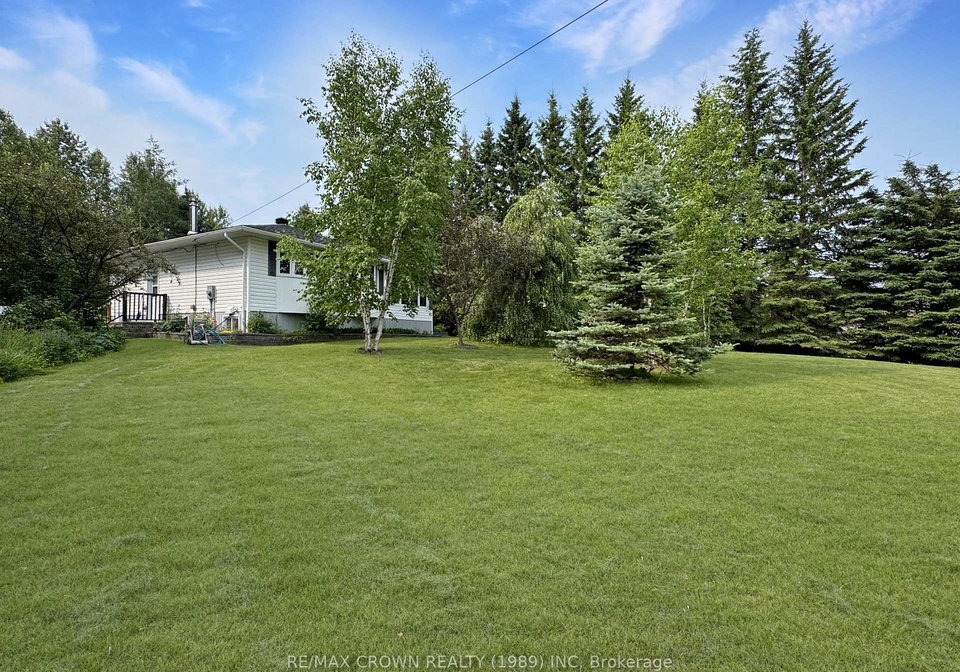 220-third-avenue-hornepayne-ontario-x12300379