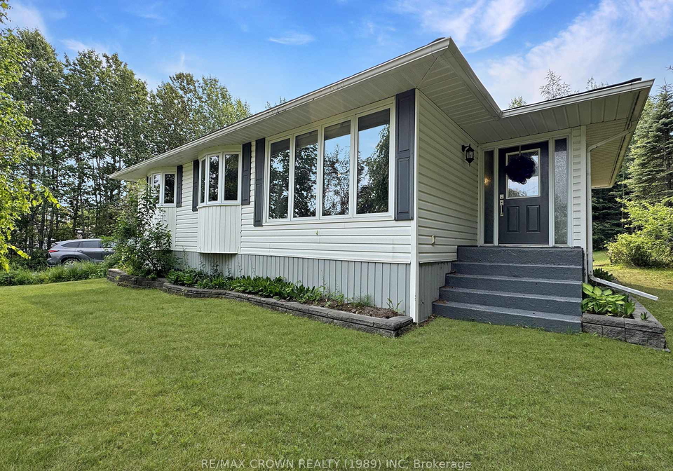 220-third-avenue-hornepayne-ontario-x12300379
