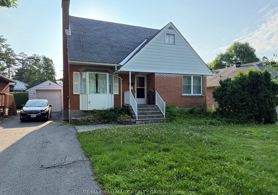 687-gainsborough-avenue-ottawa-ontario-x12301155