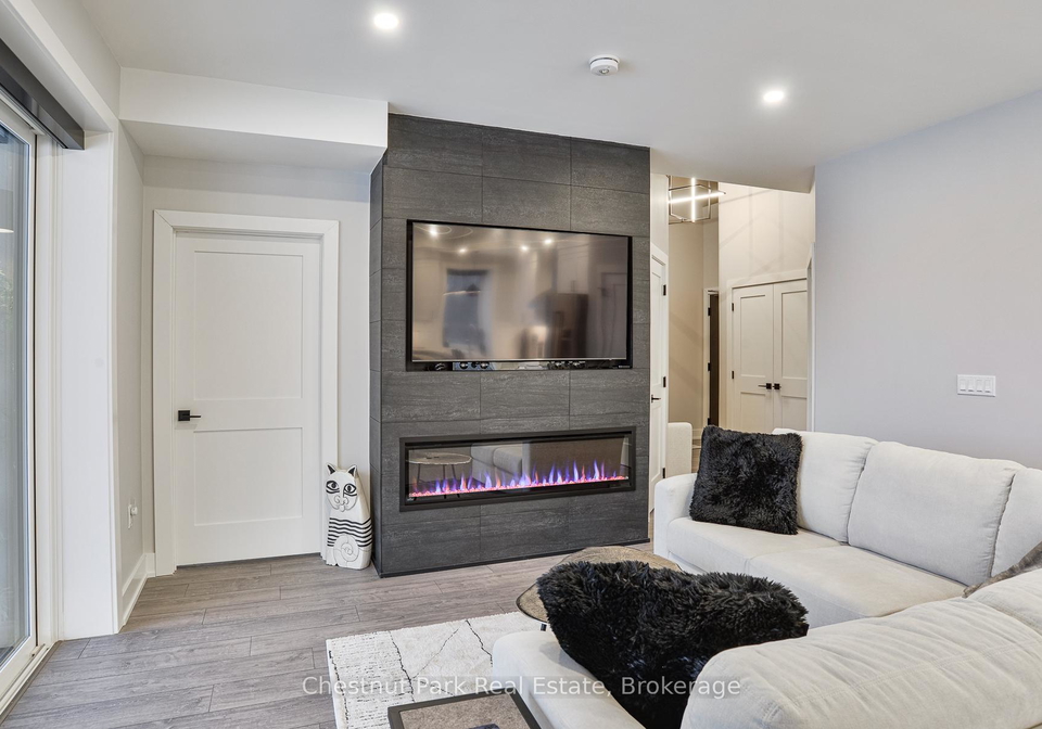 18-campus-trail-huntsville-ontario-x12301368