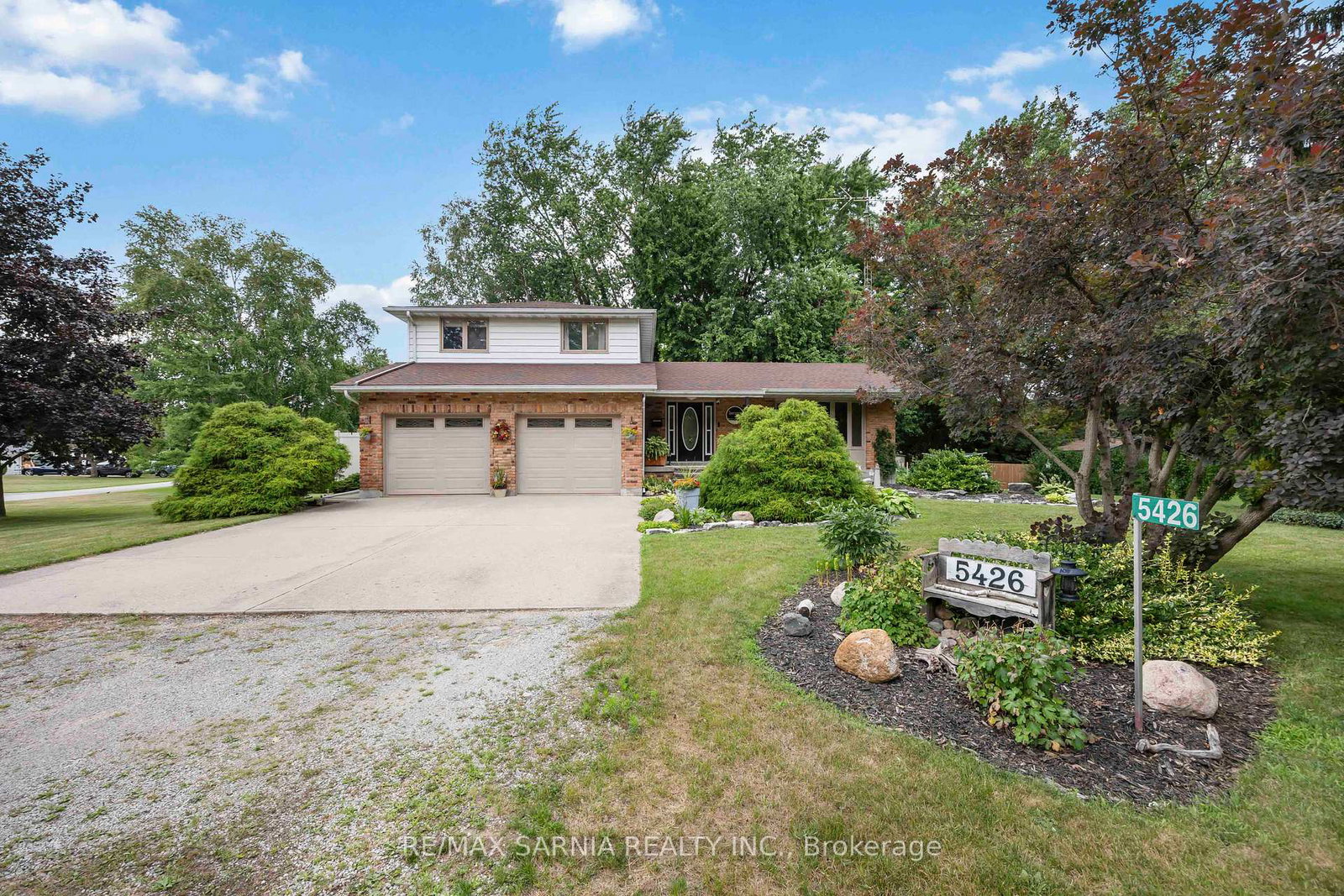 5426-lake-valley-grove-road-lambton-shores-ontario-x12301604