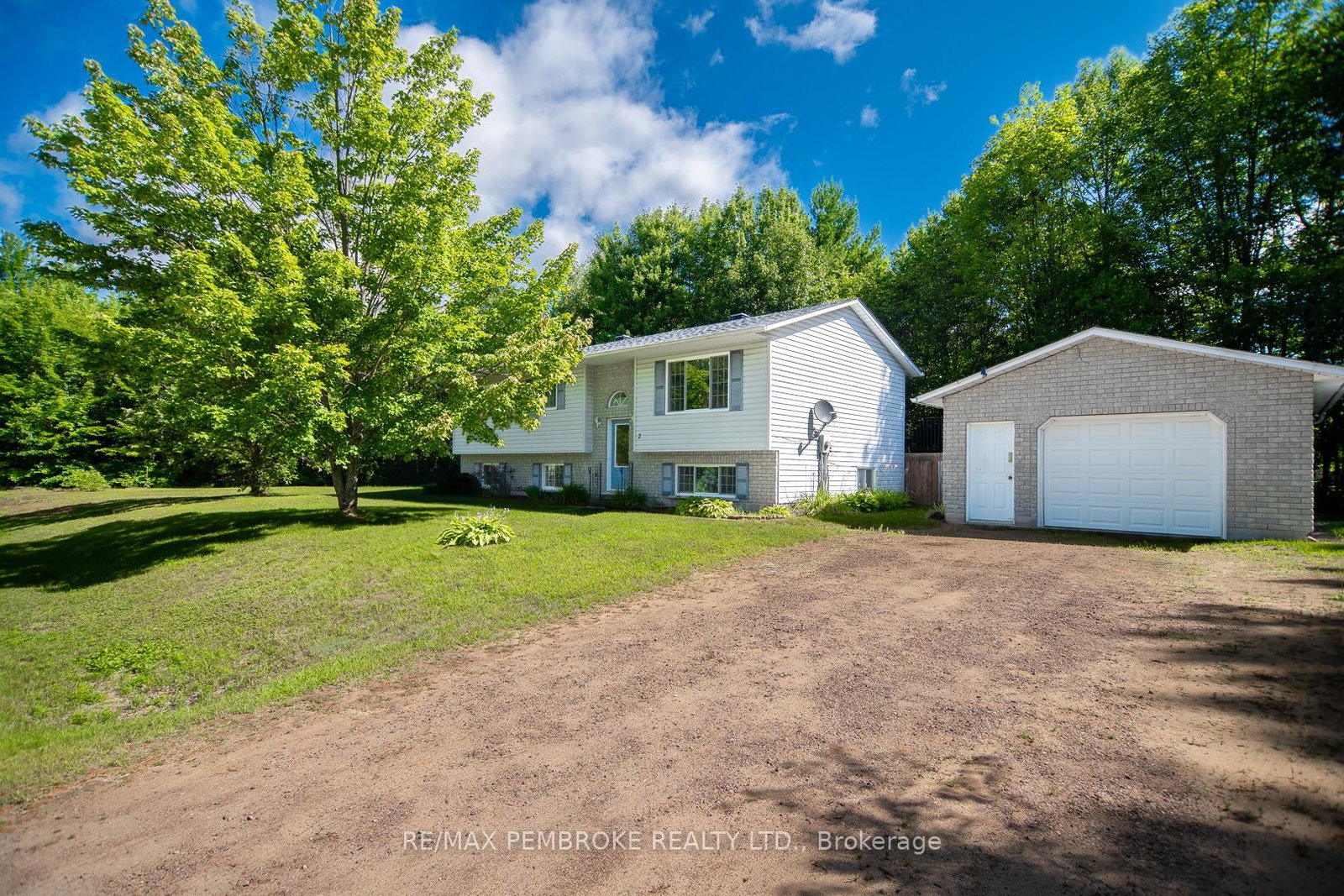 2-runge-drive-petawawa-ontario-x12301646
