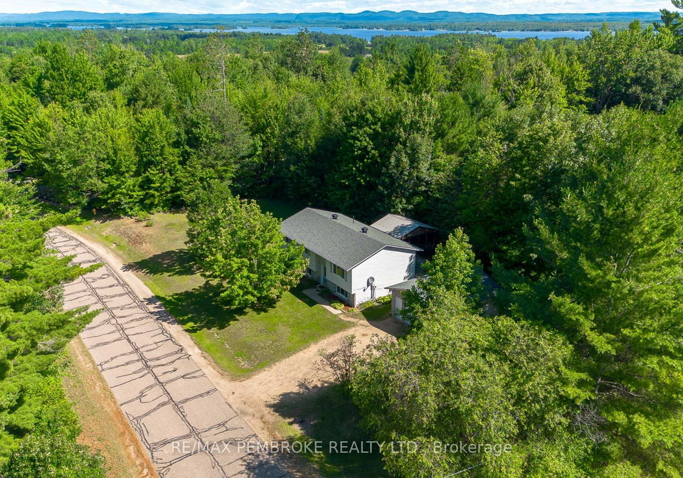 2-runge-drive-petawawa-ontario-x12301646