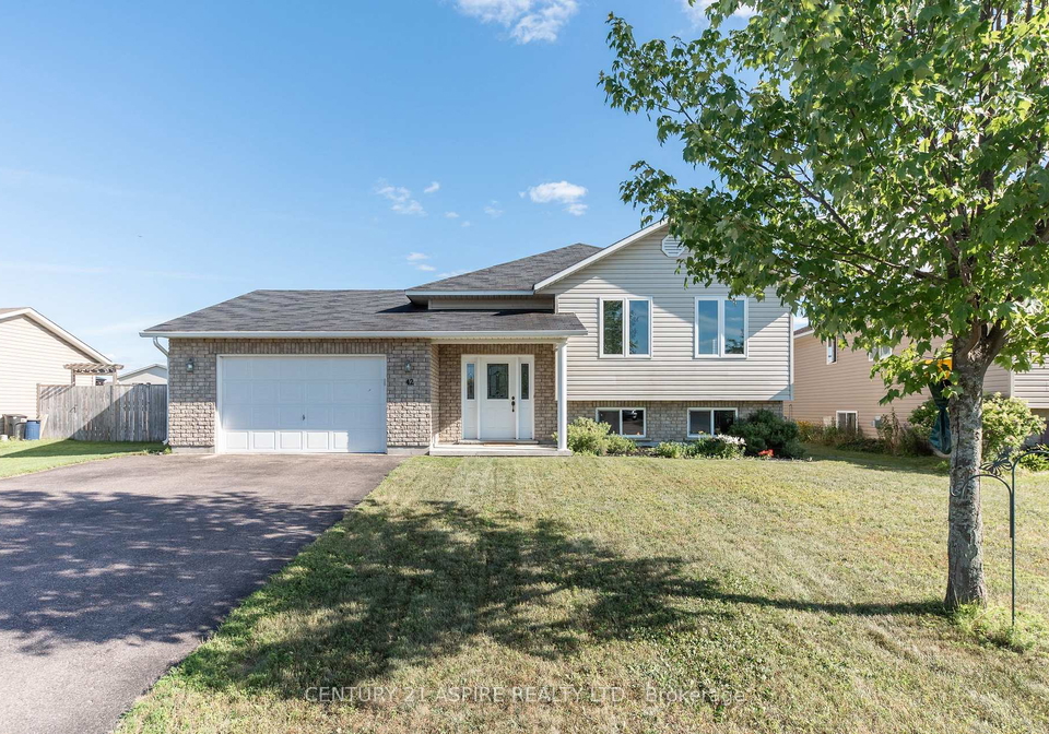 42-highland-park-drive-petawawa-ontario-x12301808
