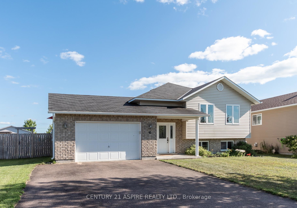 42-highland-park-drive-petawawa-ontario-x12301808