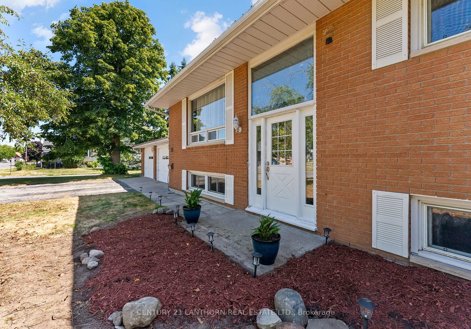 59-nicholas-street-quinte-west-ontario-x12302091
