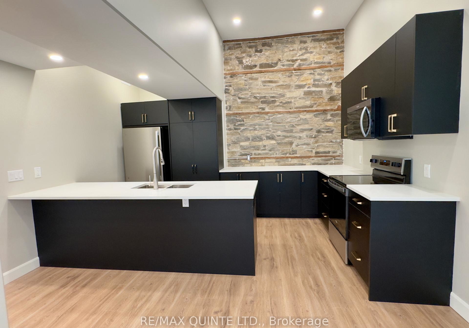 330-victoria-street-tweed-ontario-x12302243