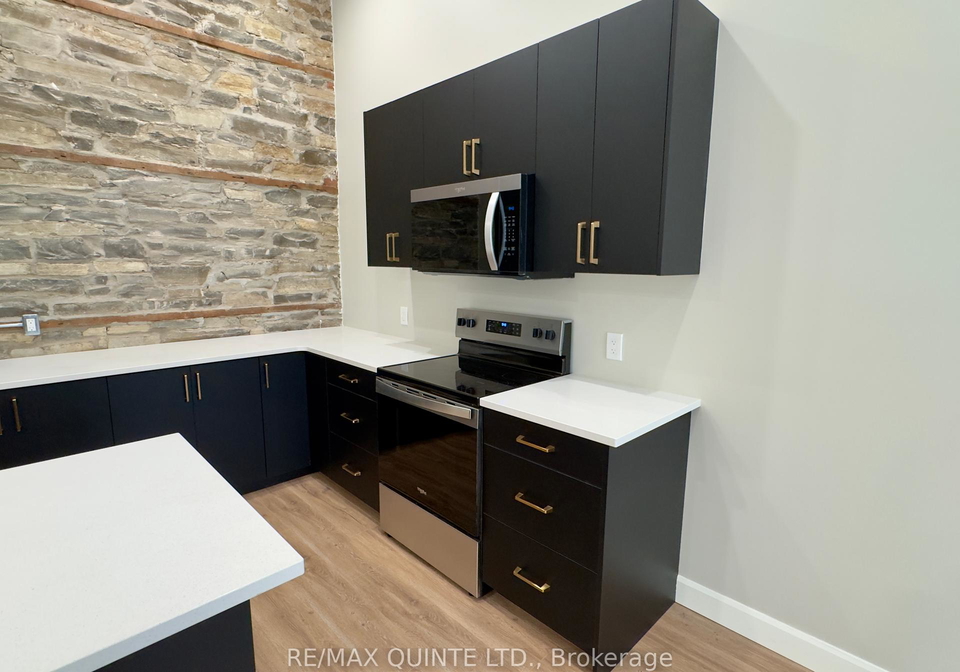330-victoria-street-tweed-ontario-x12302243