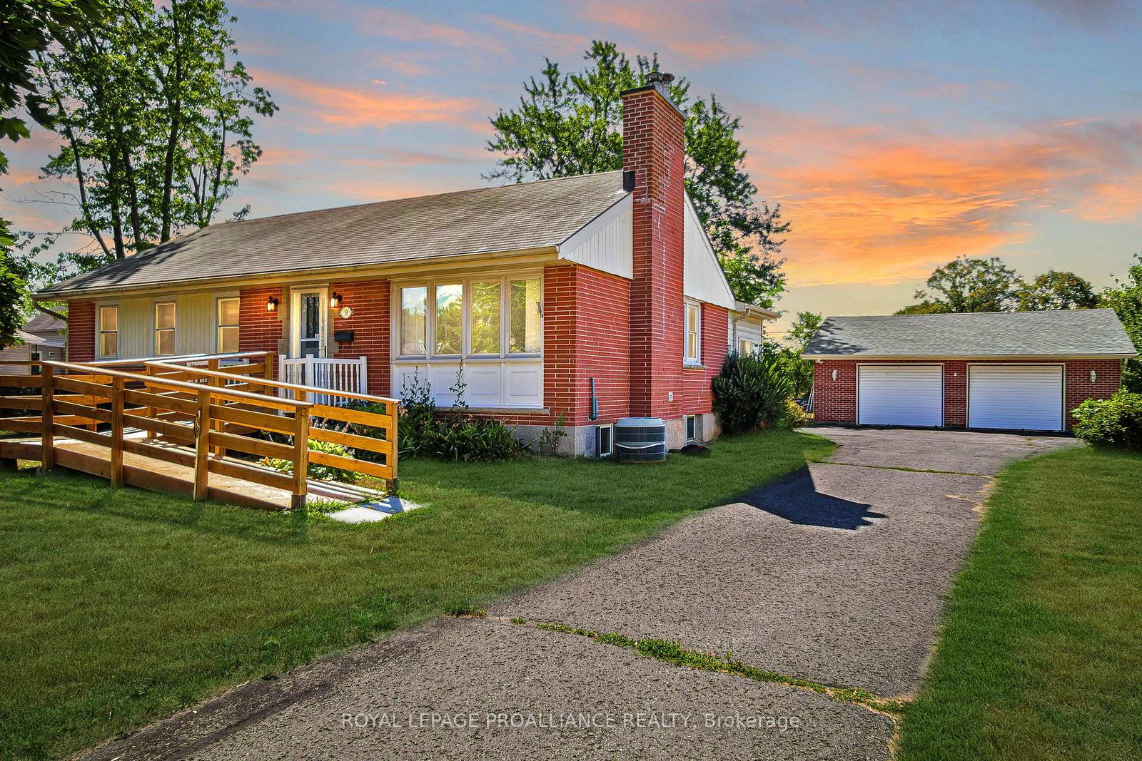 9-maple-drive-belleville-ontario-x12302476