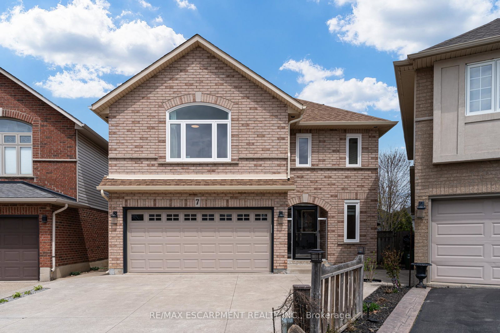 7-magenta-court-hamilton-ontario-x12302796