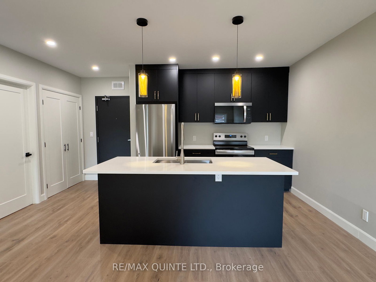 330-victoria-street-tweed-ontario-x12302835
