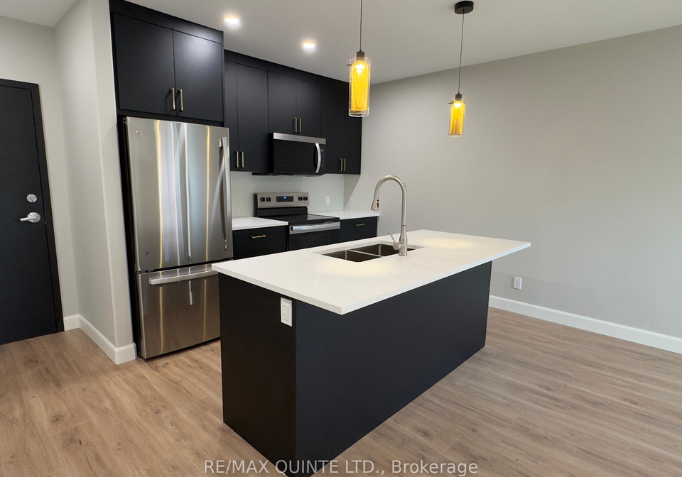 330-victoria-street-tweed-ontario-x12302835