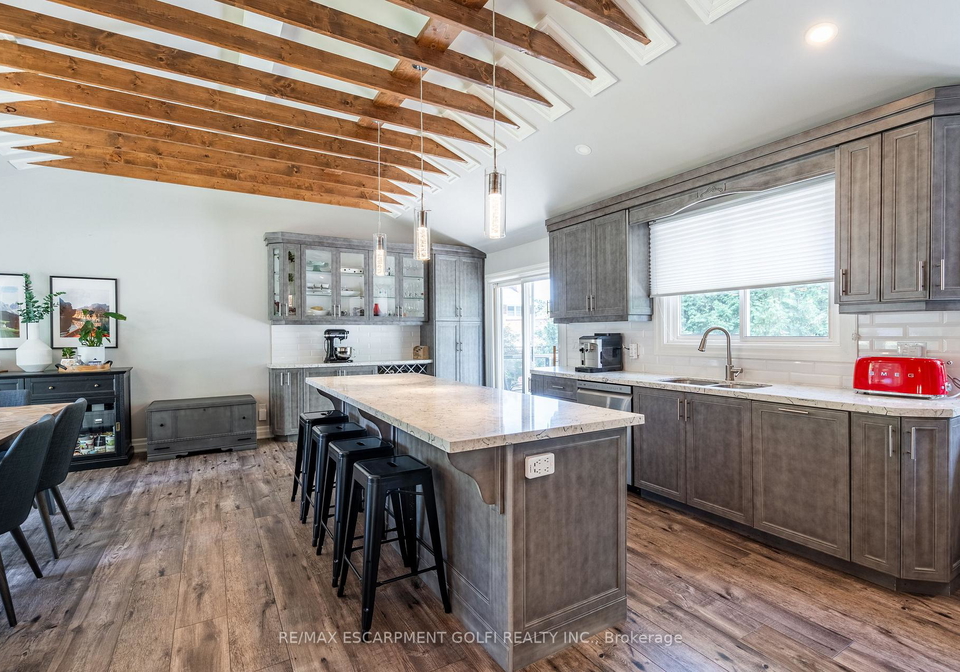 324-parkside-drive-hamilton-ontario-x12303086