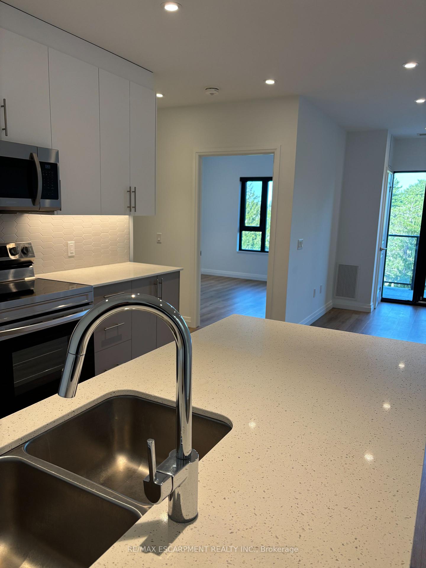 525-new-dundee-road-kitchener-ontario-x12303092