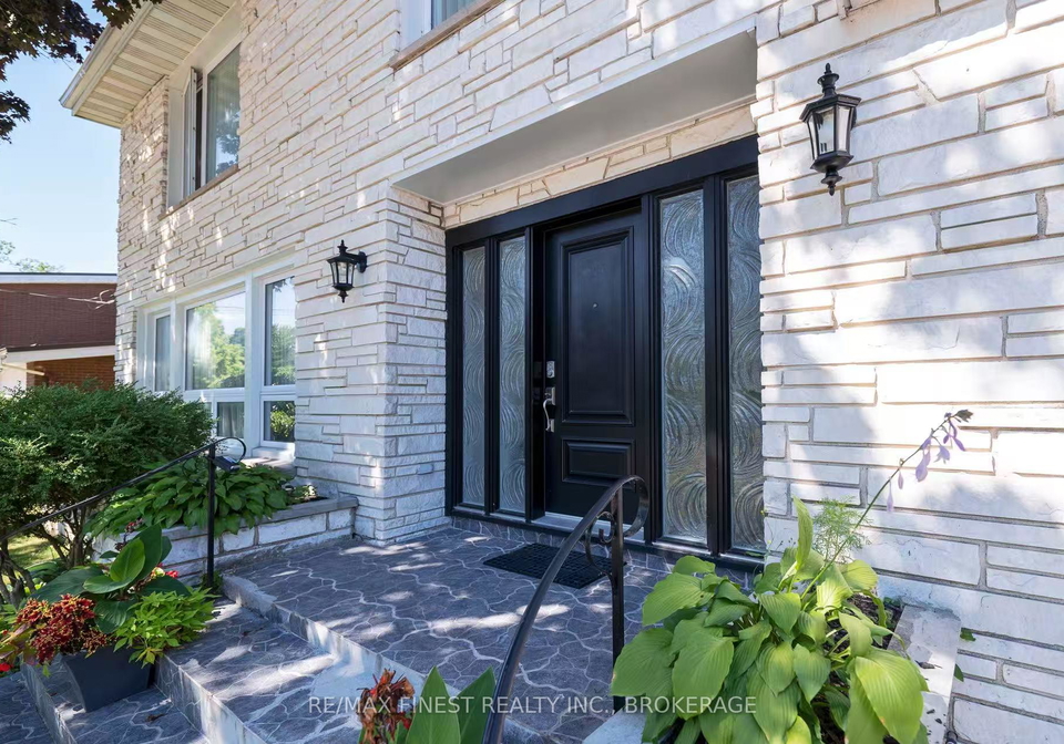 16-pembroke-street-kingston-ontario-x12303105
