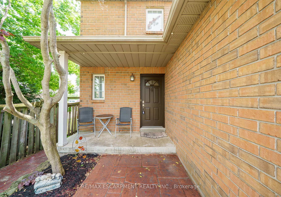 12-jordan-court-st-catharines-ontario-x12303353
