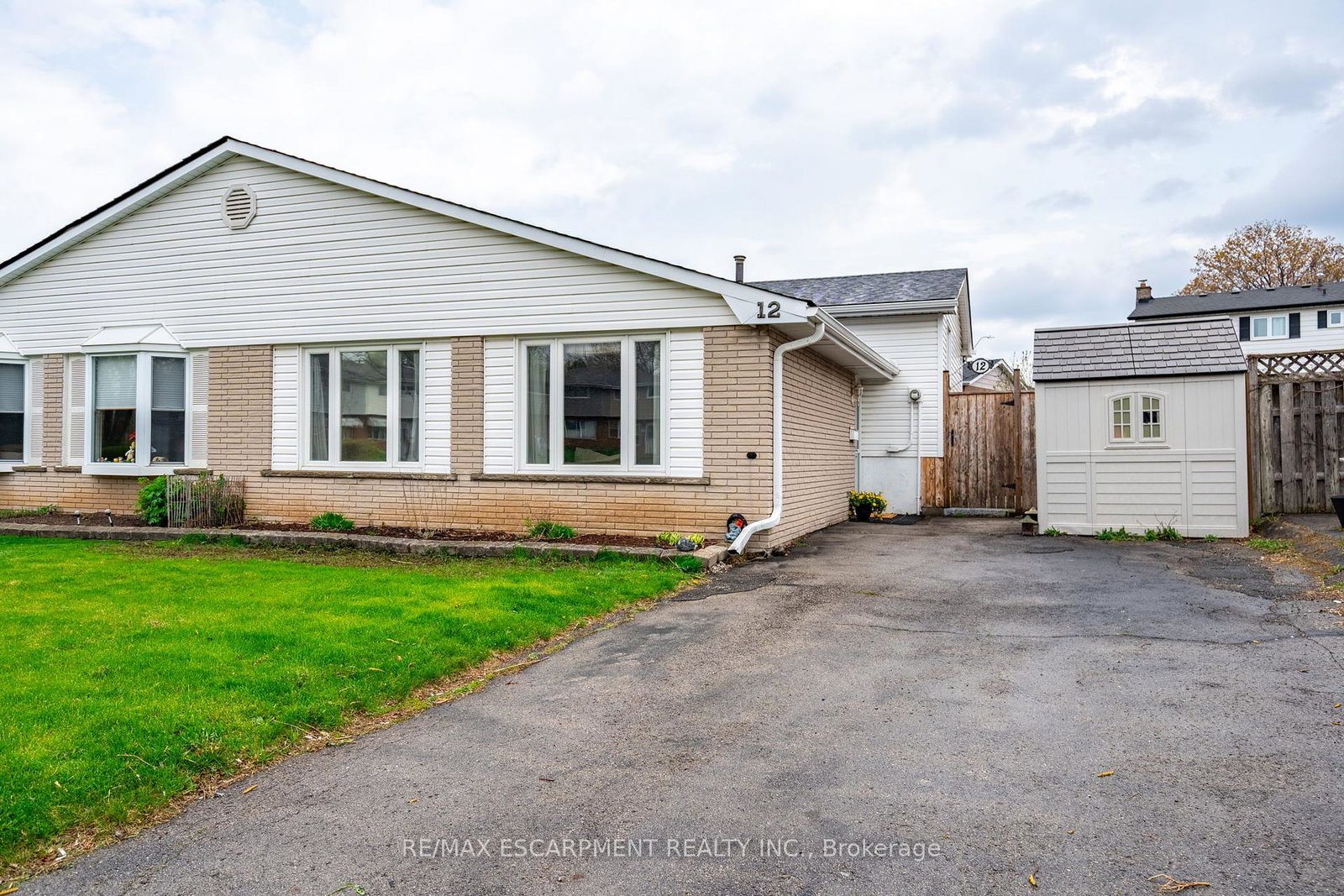 12-brendan-court-hamilton-ontario-x12303649