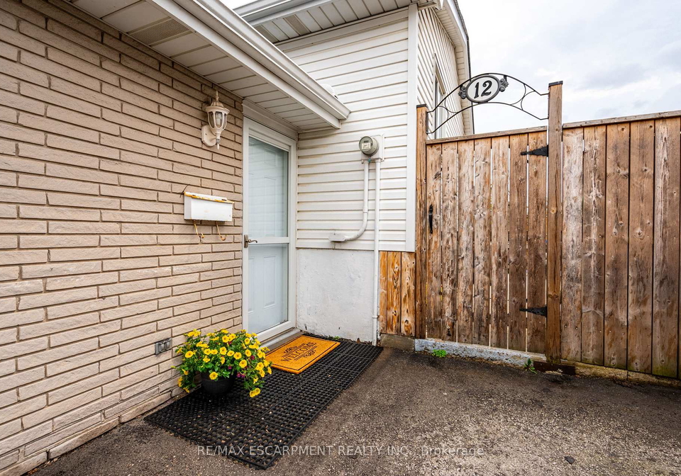 12-brendan-court-hamilton-ontario-x12303649