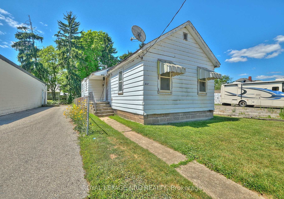8742-willoughby-drive-niagara-falls-ontario-x12303771