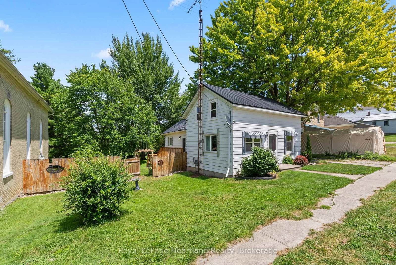 12-brandon-street-morris-turnberry-ontario-x12304141