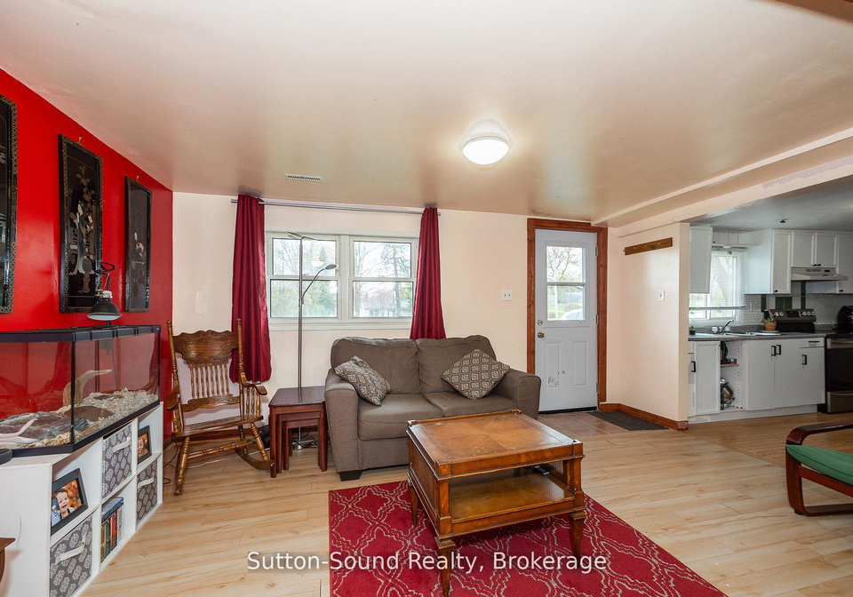 776225-highway-10-highway-chatsworth-ontario-x12304193