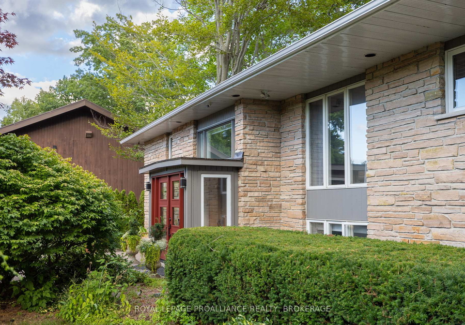 8-lakeshore-boulevard-kingston-ontario-x12304253