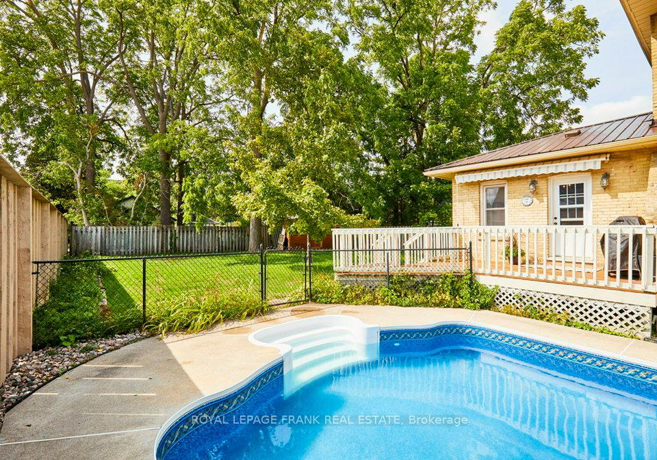 7-adelaide-street-n-n-kawartha-lakes-ontario-x12305131
