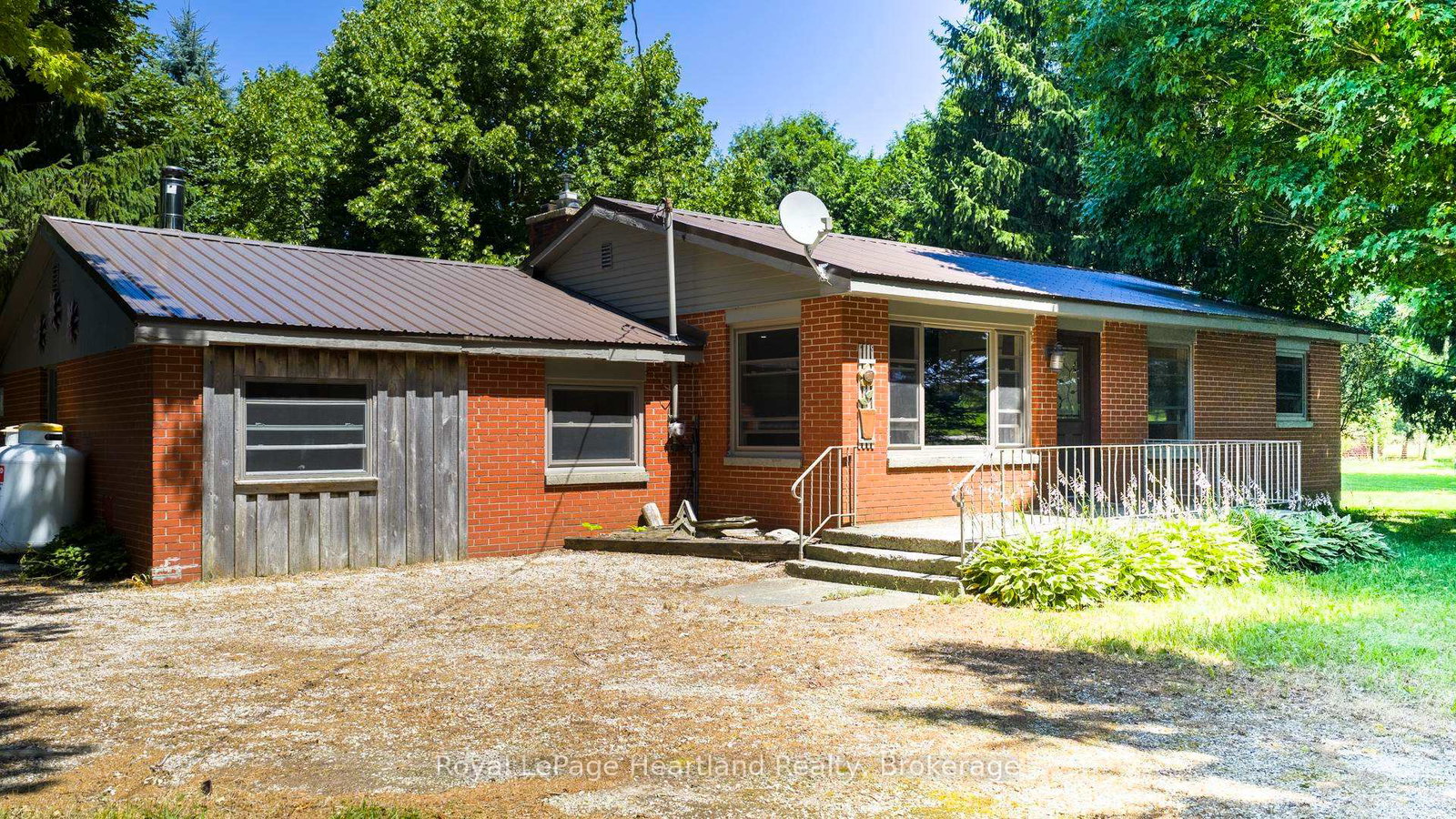37752-bayfield-road-central-huron-ontario-x12305255