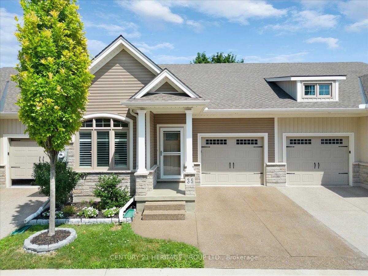 35-thomas-burns-common-st-catharines-ontario-x12305330