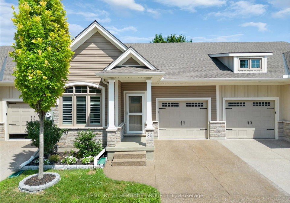 35-thomas-burns-common-st-catharines-ontario-x12305330