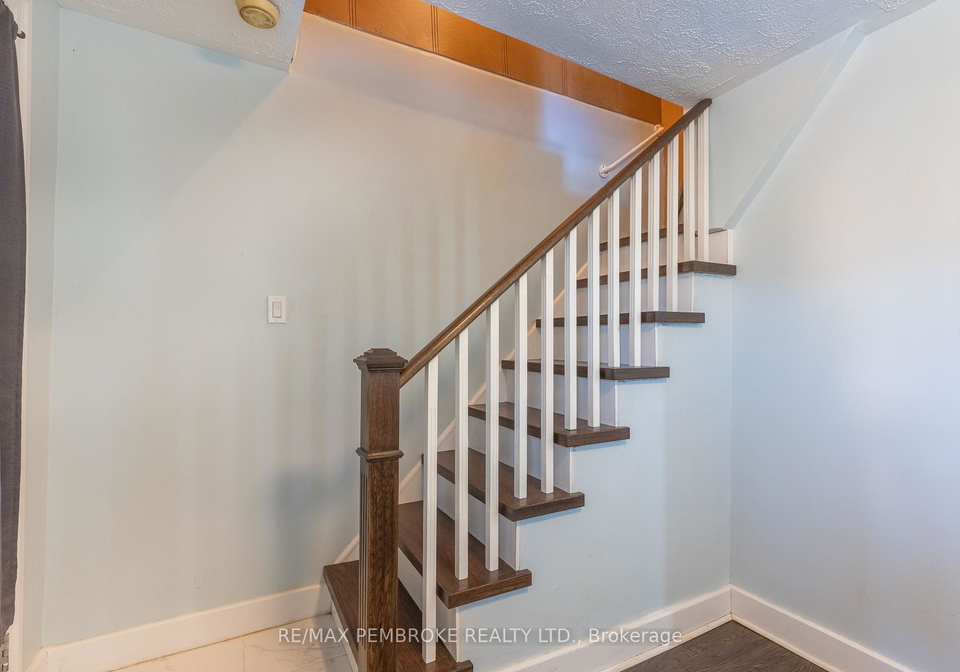 535-moffat-street-pembroke-ontario-x12305338