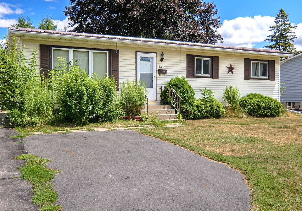 135-reid-street-quinte-west-ontario-x12305778