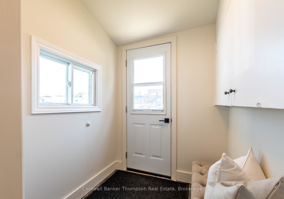 10-caroline-street-e-e-huntsville-ontario-x12305906