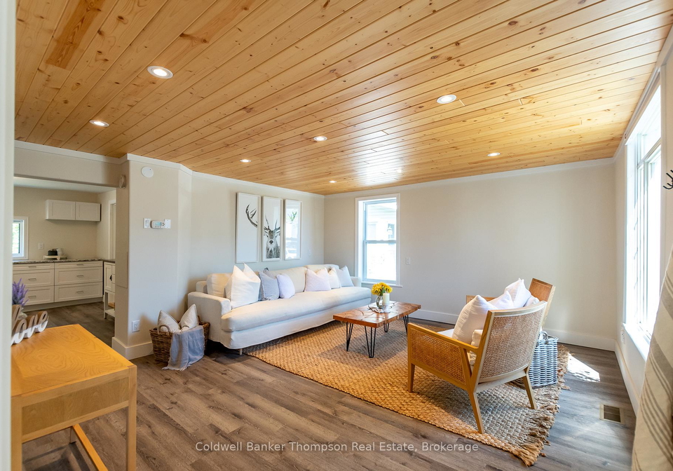 10-caroline-street-e-e-huntsville-ontario-x12305906