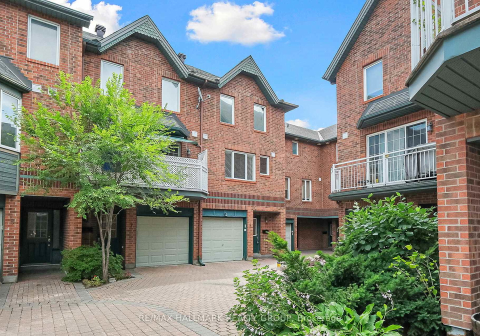 9-radstock-private-ottawa-ontario-x12306112