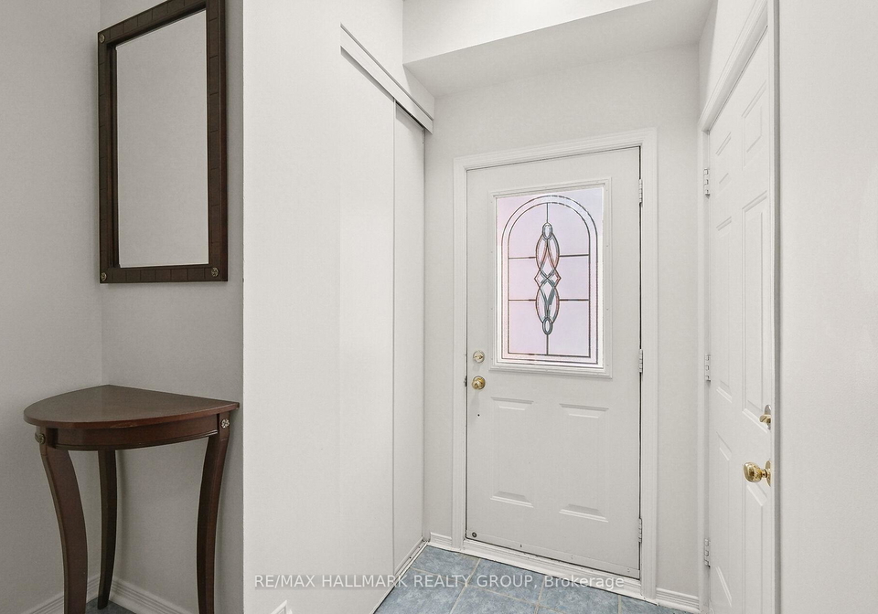 9-radstock-private-ottawa-ontario-x12306112