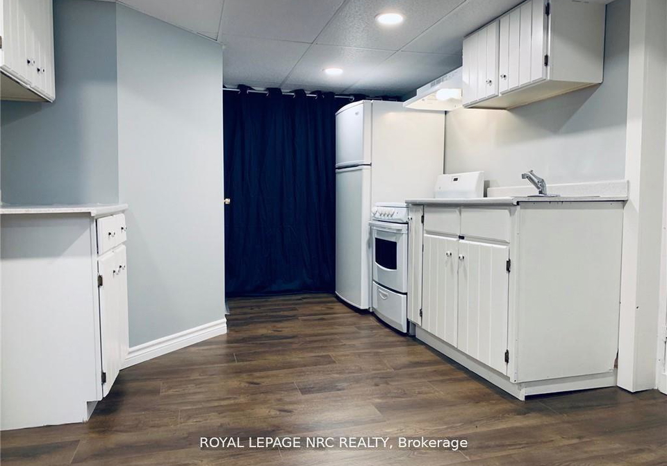 71-downing-street-st-catharines-ontario-x12306311