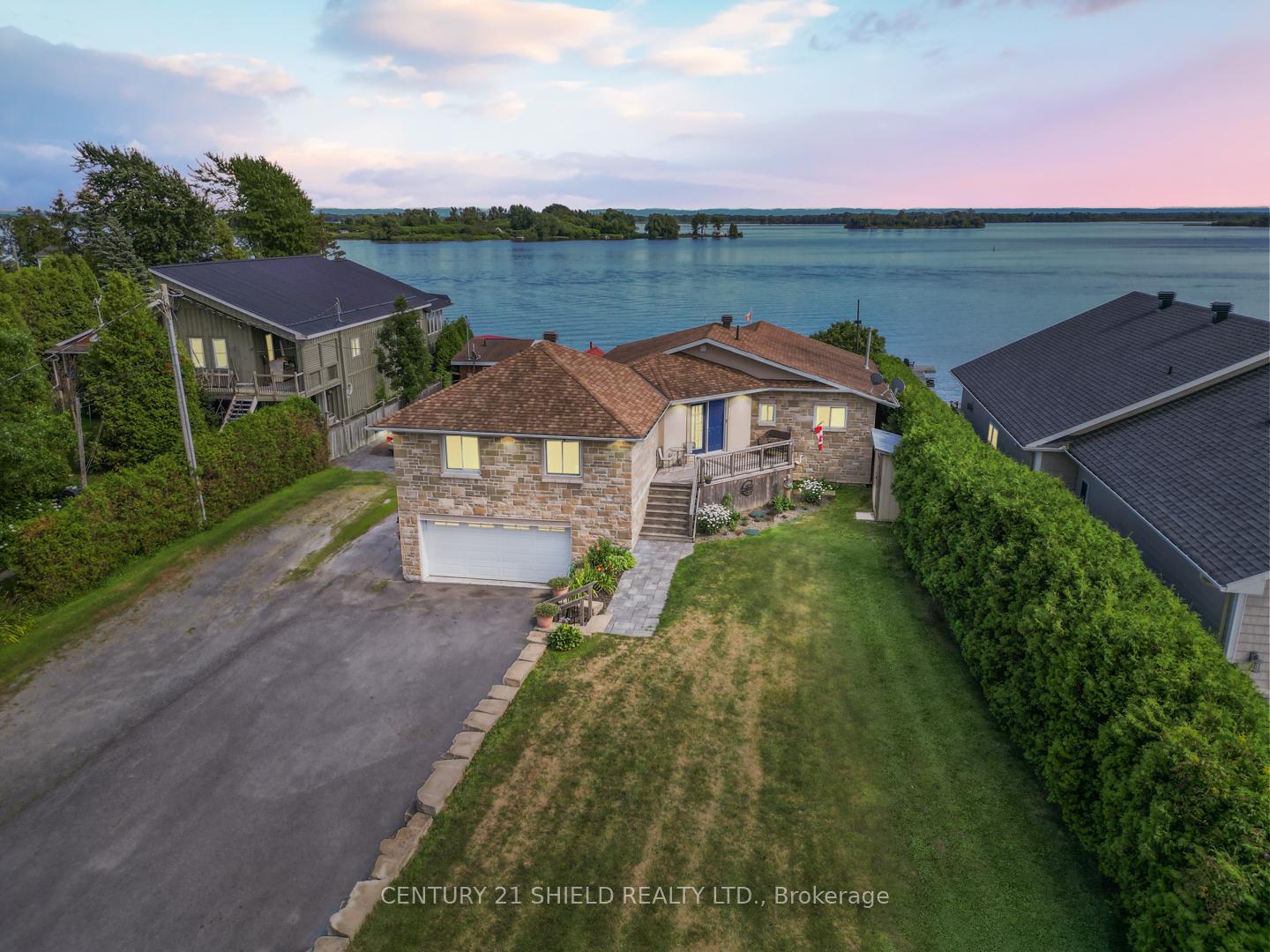 19018-county-road-2-south-glengarry-ontario-x12306341