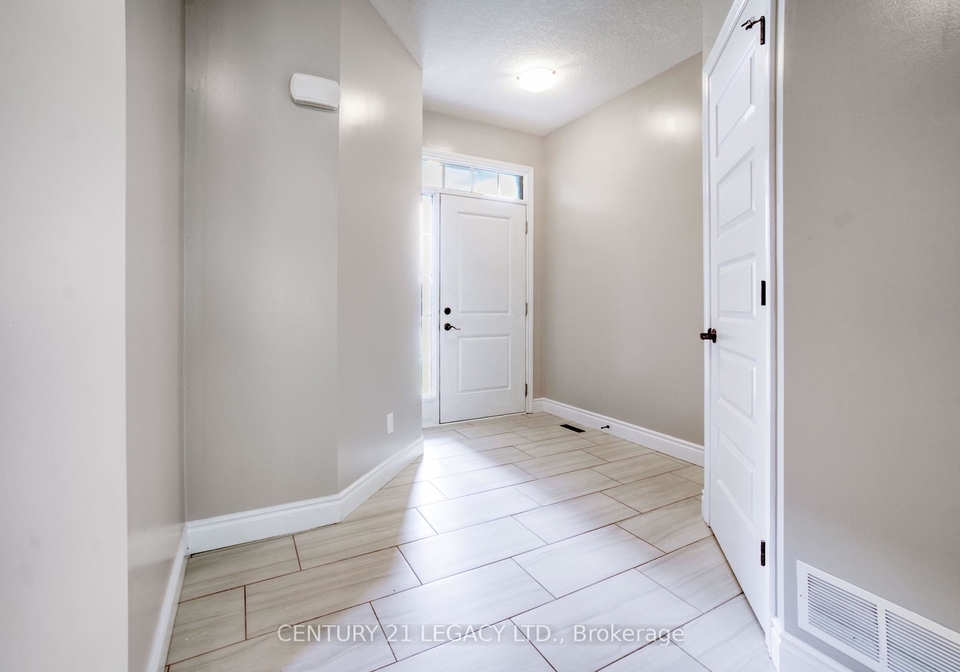 1606-finley-crescent-london-north-ontario-x12306704