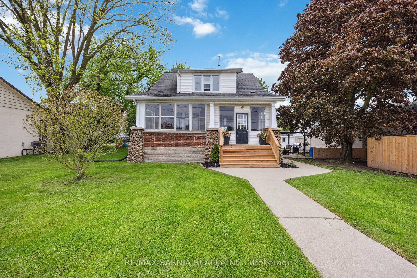 613-broadway-street-plympton-wyoming-ontario-x12306773