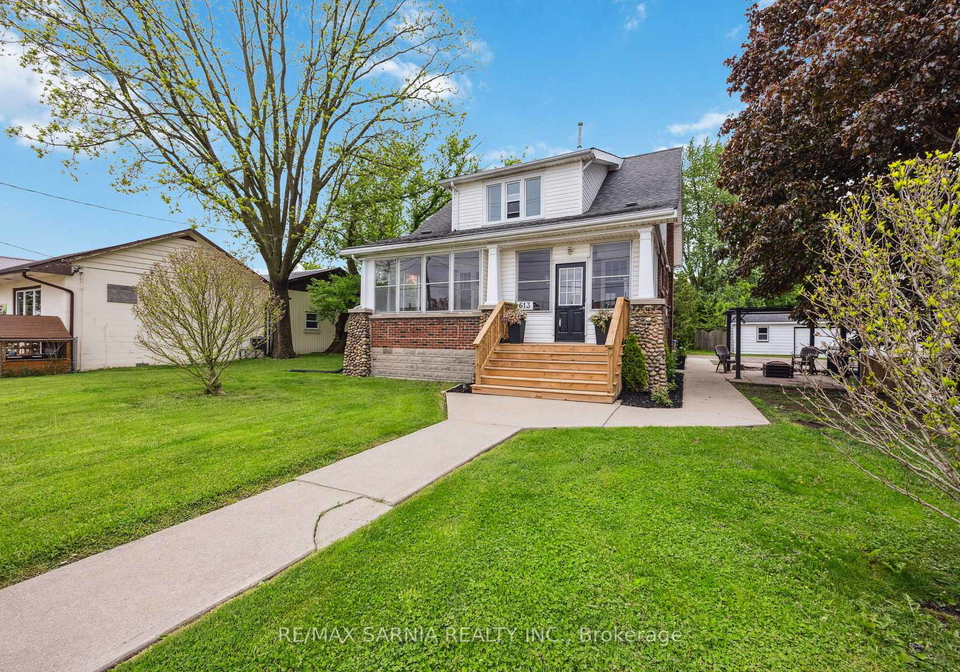 613-broadway-street-plympton-wyoming-ontario-x12306773