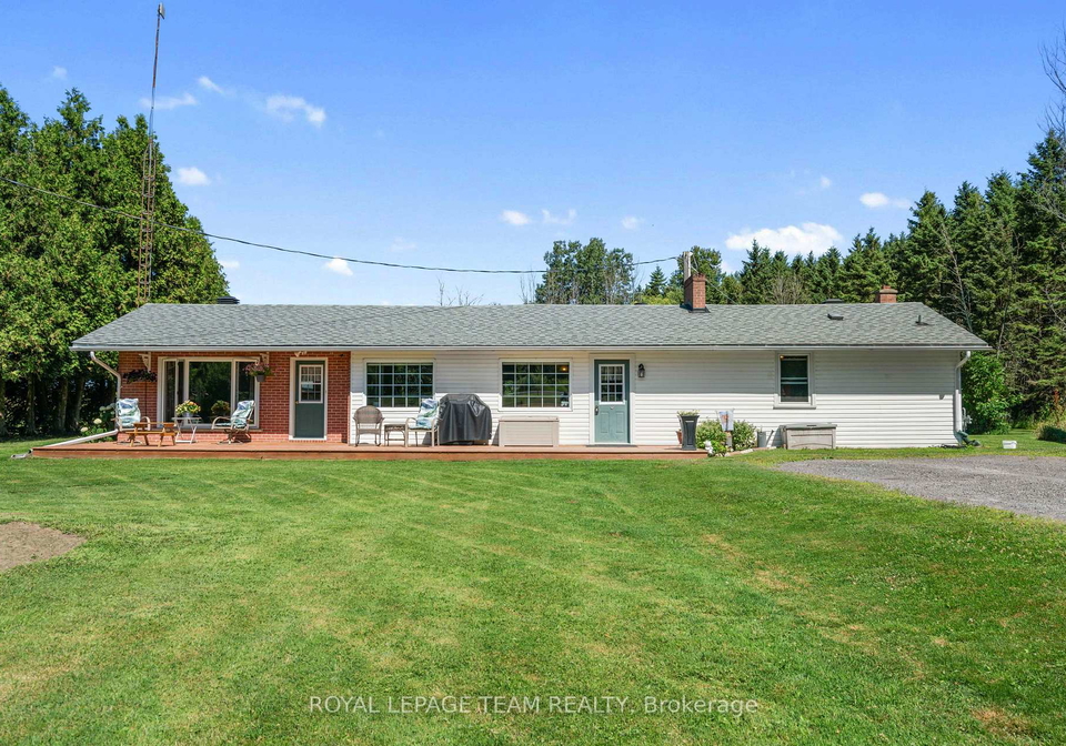 12135-county-road-2-south-dundas-ontario-x12306828